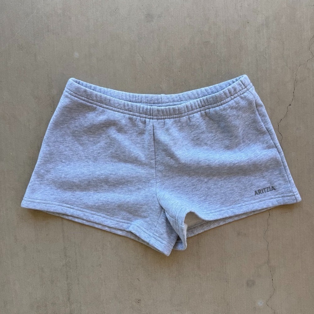 Aritzia Sweatfleece Cozy Boyfriend Shorts Heather Gray Women's Size Small NWT - Picture 3 of 8